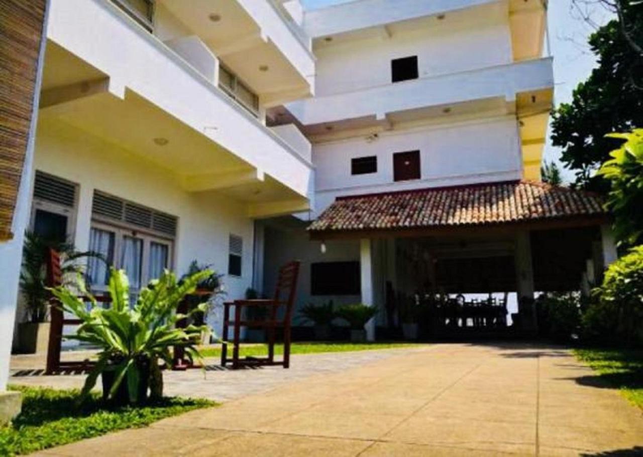 Jasmine Garden Beach Guest House Hikkaduwa Eksteriør billede