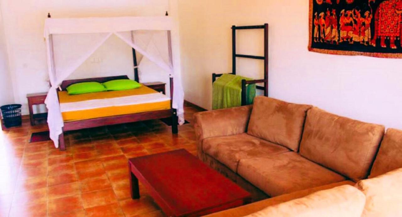 Jasmine Garden Beach Guest House Hikkaduwa Eksteriør billede