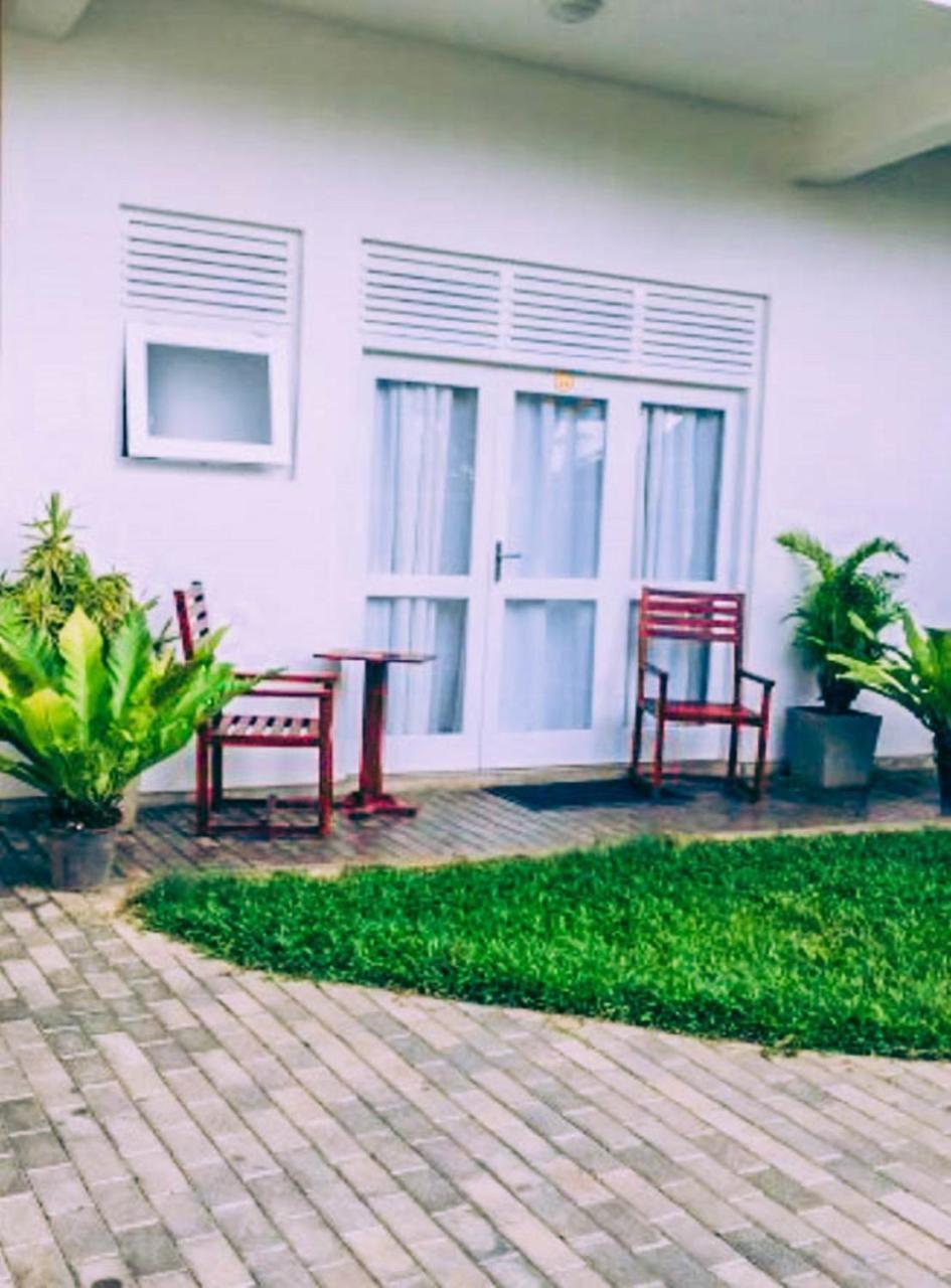 Jasmine Garden Beach Guest House Hikkaduwa Eksteriør billede